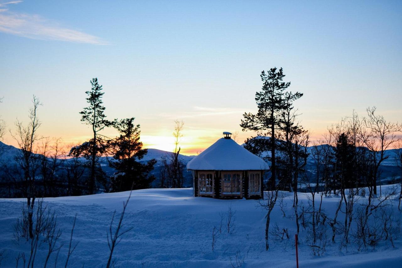 Hotel Basecamp Nord - Indoor Camping à Moen i Målselv Extérieur photo